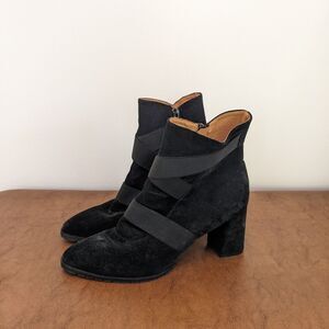 Andre Assous Womens Porter A Black Suede Pointed Toe Ankle Boots Shoes Used